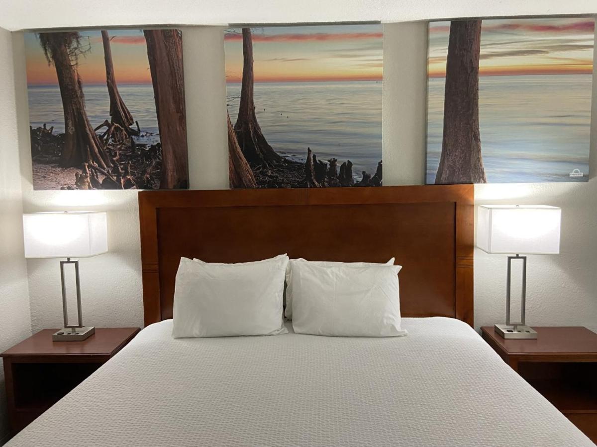 Days Inn By Wyndham Ozark Zewnętrze zdjęcie