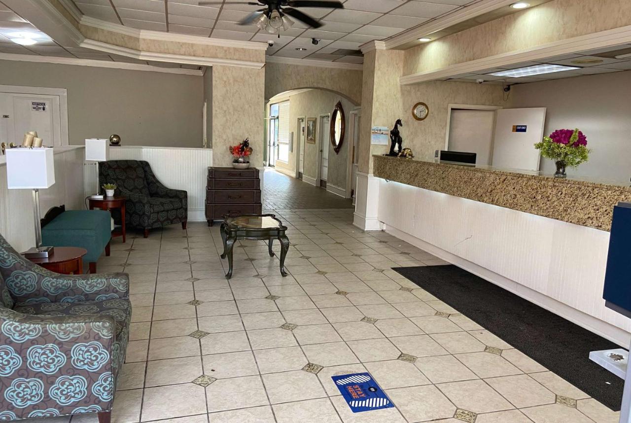 Days Inn By Wyndham Ozark Zewnętrze zdjęcie