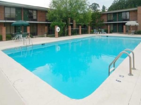 Days Inn By Wyndham Ozark Udogodnienia zdjęcie