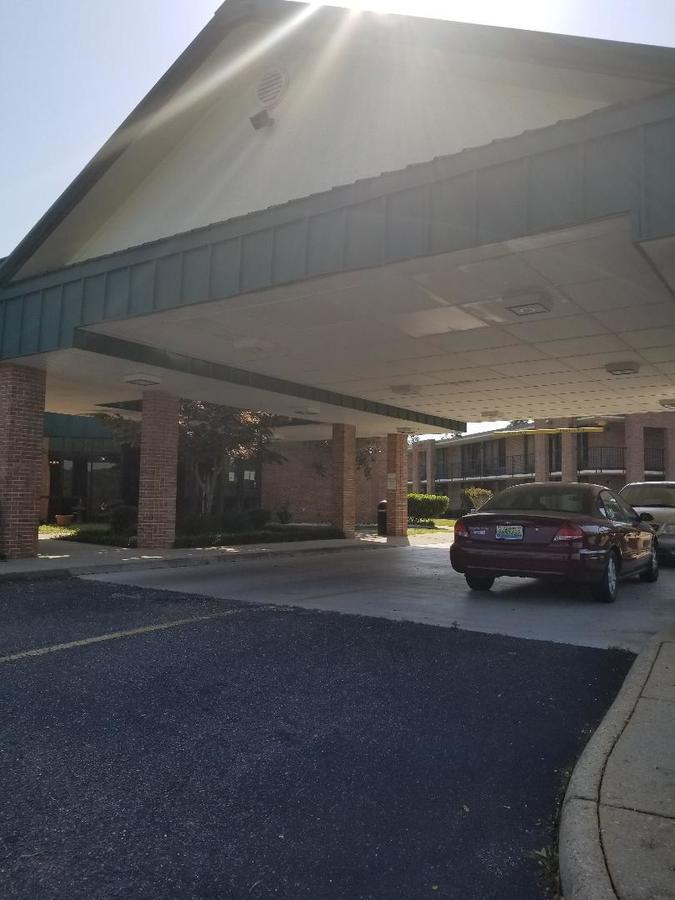 Days Inn By Wyndham Ozark Zewnętrze zdjęcie